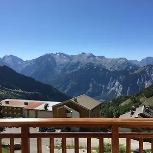 alpe-dhuez-4-5-personnes-vue-imprenable-sur-les.hotels-rhonealpes.com/